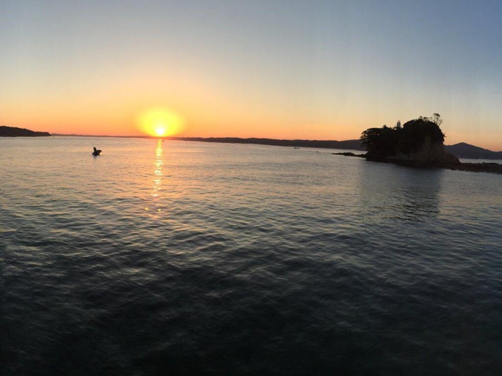 あご湾クルーズの初日の出