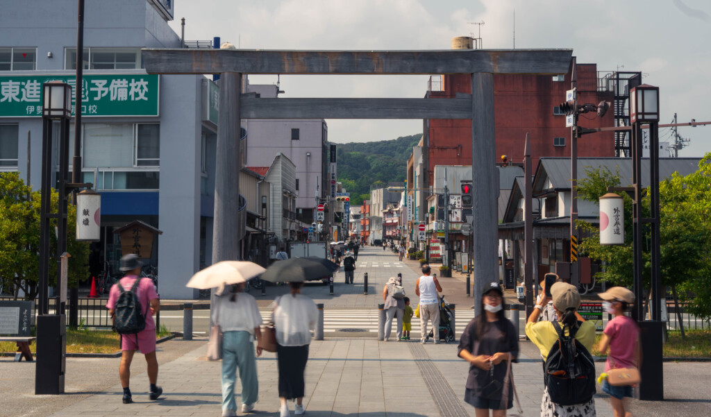 伊勢市駅前